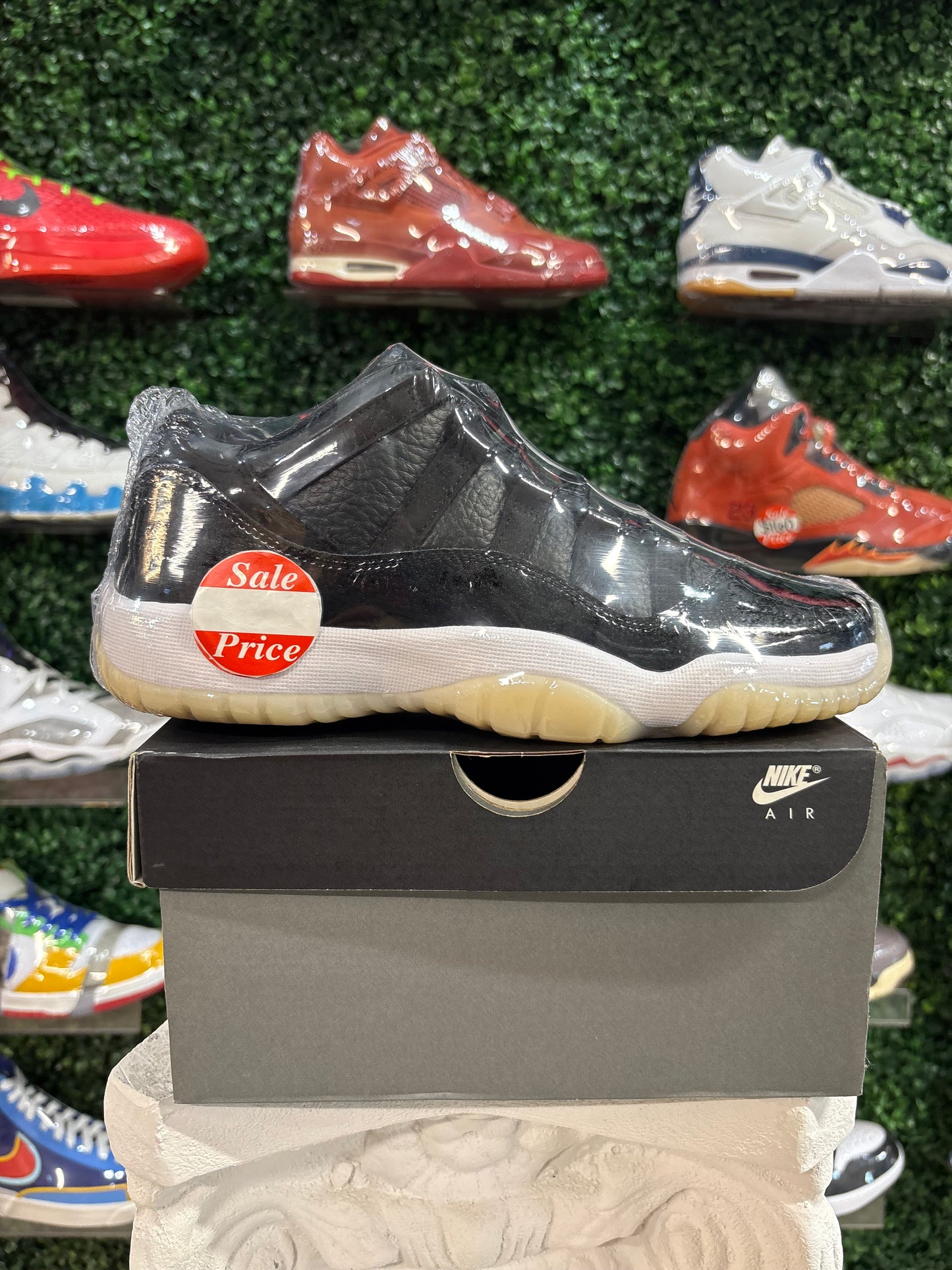 Jordan 11 Low “72-10”