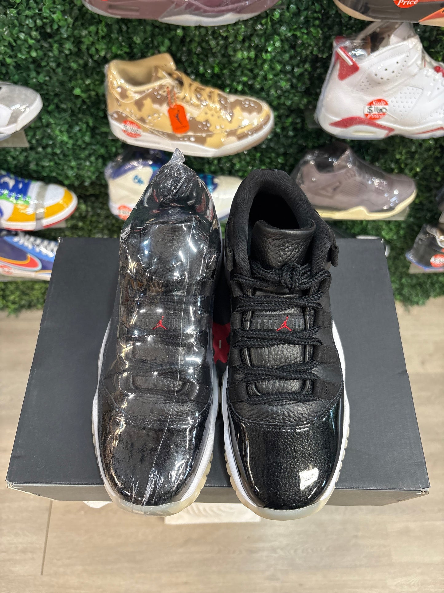 Jordan 11 Low “72-10”