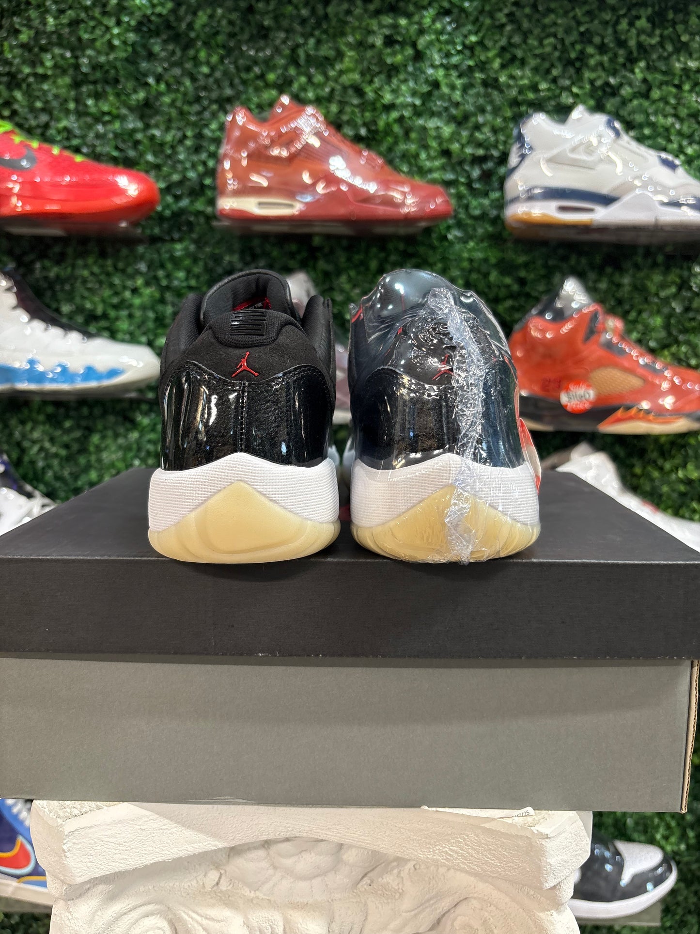 Jordan 11 Low “72-10”