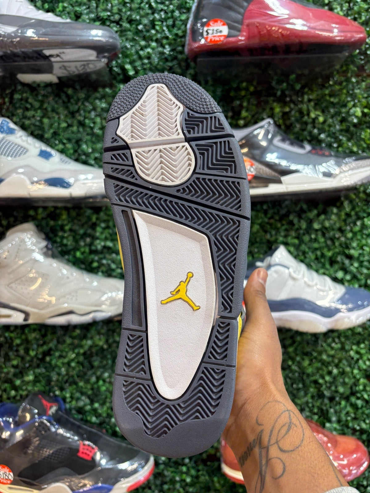 Air Jordan 4 Retro “Lightning” 2021 Men’s 8.5