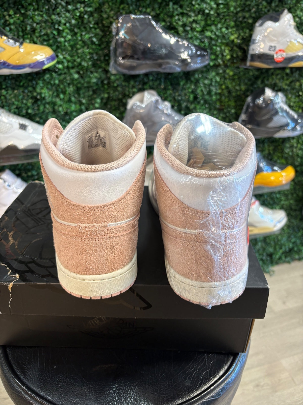 Air Jordan 1 Mid SE “Legend Pink”