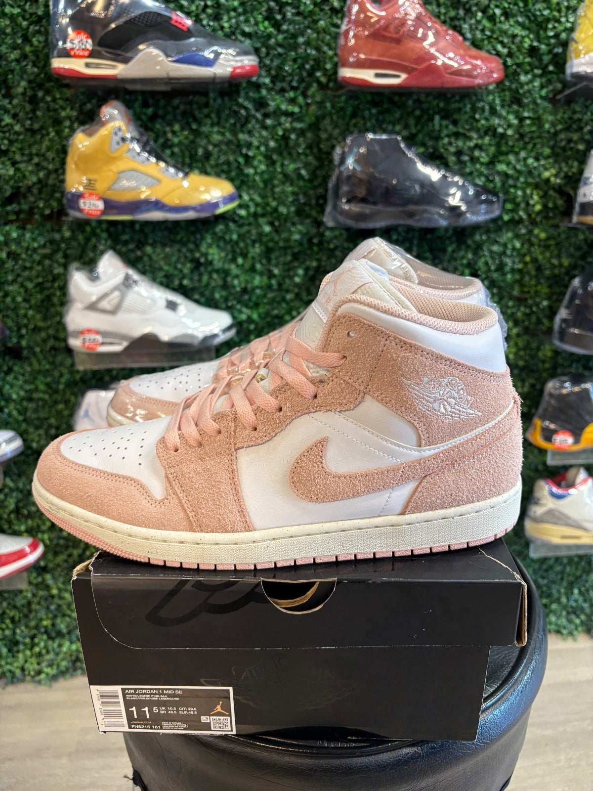 Air Jordan 1 Mid SE “Legend Pink” Men’s 11.5