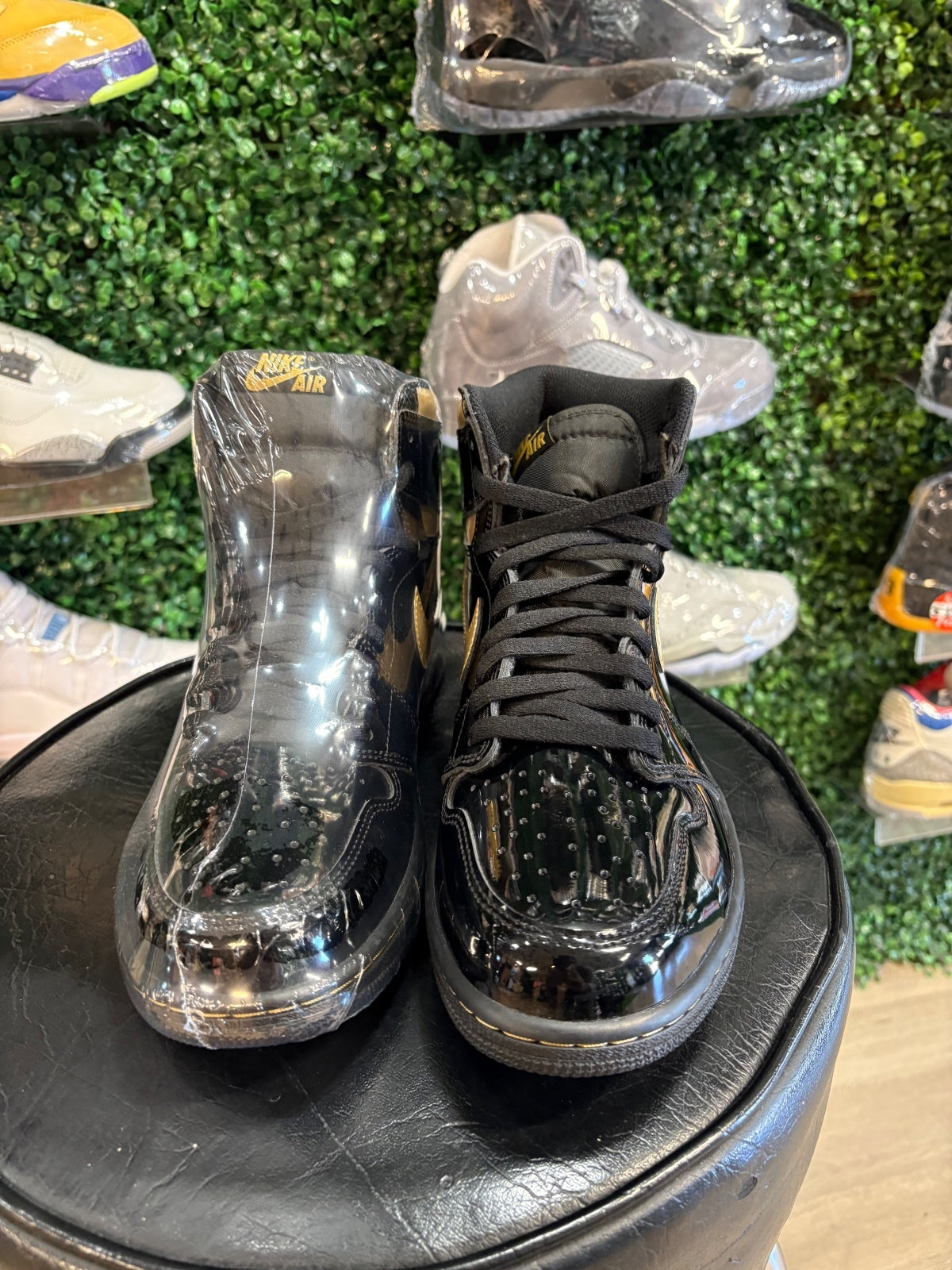 Air Jordan 1 High OG “Black Metallic Gold” Men’s 10.5
